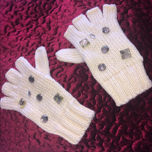 Betsy Johnson NWOT neck warmer and gloves - Picture 3 of 5